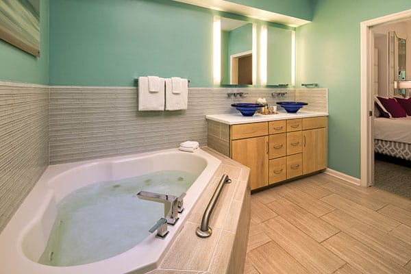 Club Wyndham Ocean Boulevard Jetted Tub